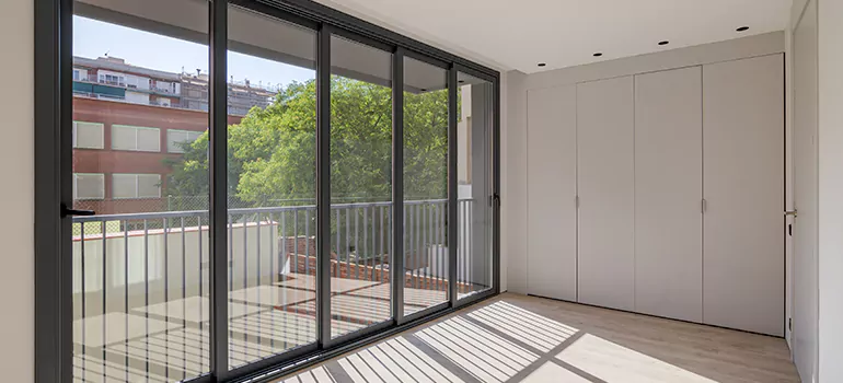 Aluminum Glazed Window Installation in Sherbrooke, QC