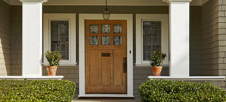 Craftsman Style Door in Sherbrooke, Quebec