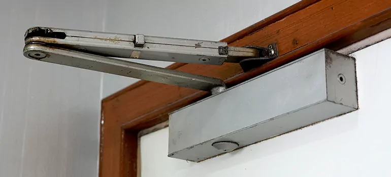 Door Closer Setup in Sherbrooke, QC