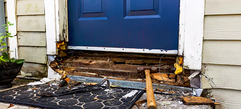 Broken Door Jamb Repair in Sherbrooke, QC