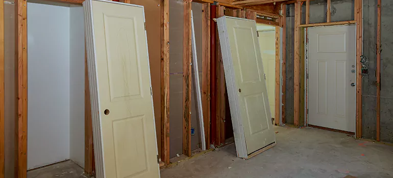 Heavy Duty Sliding Door in Elmwood Park, QC