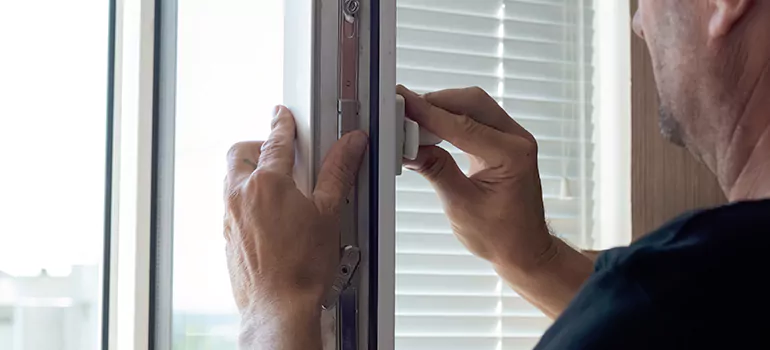 Custom Hopper Windows in Sherbrooke, Quebec
