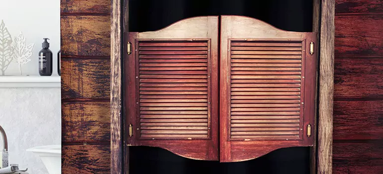 Installing Saloon Door Hinges in Sherbrooke, QC