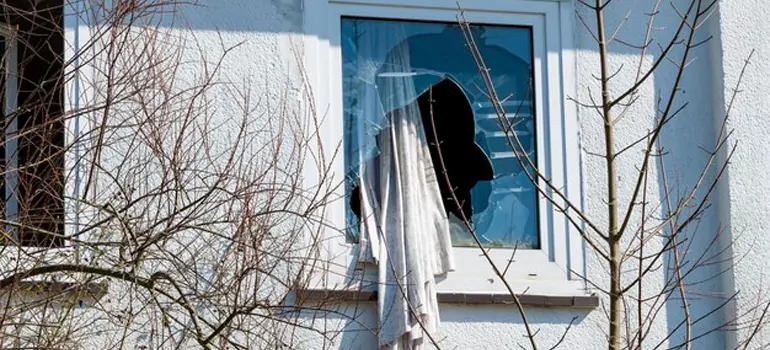 Storm Window Installation Contractors in Sherbrooke, Quebec