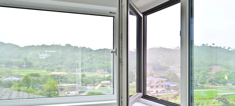 Large Triple Pane Windows in Sherbrooke, QC