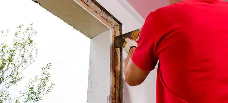 Residential Accordion Door Repair in Sherbrooke, Quebec