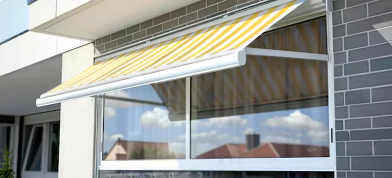 Awning Window Maintenance in Sherbrooke, QC