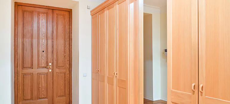 Glass Closet Door Repair in Sherbrooke, Quebec