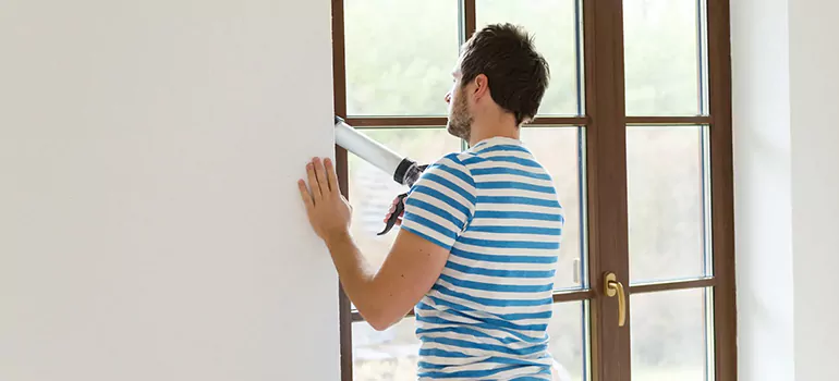 Outdoor Waterproof Caulk in Kernohan, Quebec