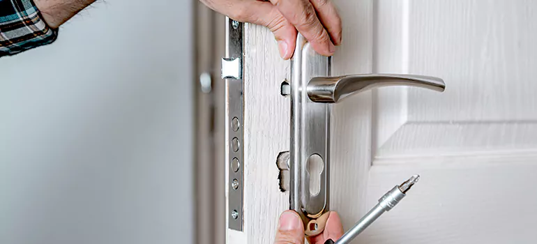 Front Door Knob Repair in Sherbrooke, QC