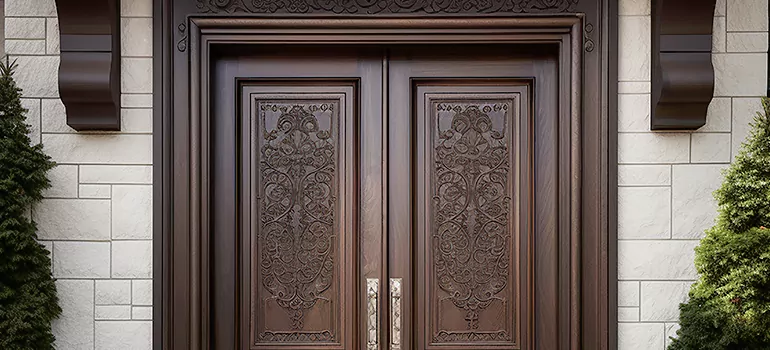 Front Door Moulding in Sherbrooke, QC