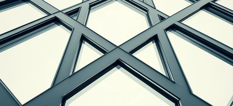 Geometric Window Shades in Sherbrooke, QC
